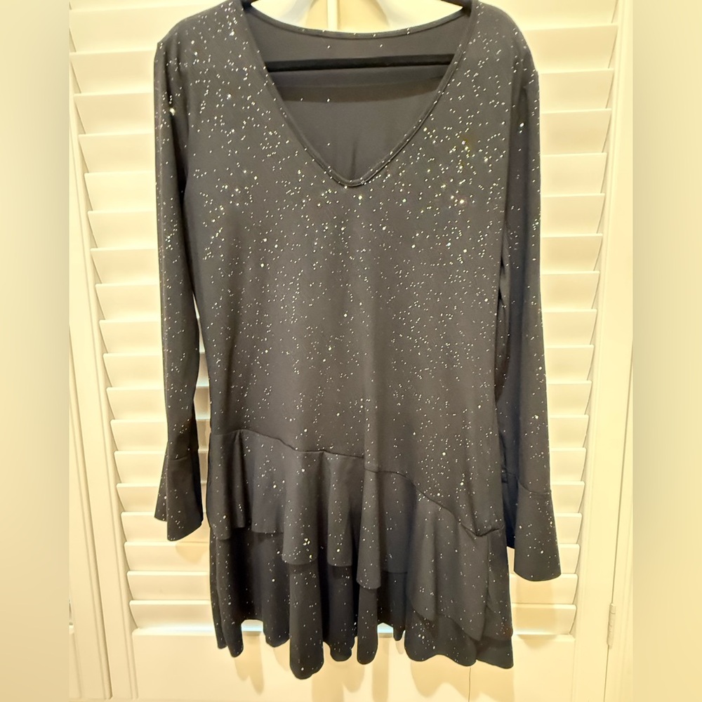 Black V-Neck Ruffle Hem Tunic with Silver Speckle